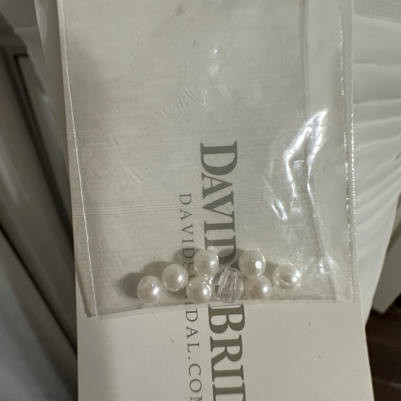 NWT David’s Bridal dress-soft white- size 10- long keyhole w/ beaded neck- - Picture 7 of 9